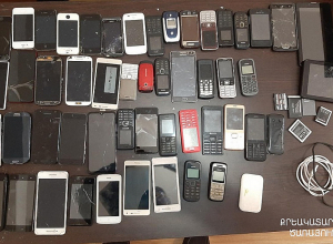 Դատապարտյալին բերված սառնարանից հայտնաբերվել են հինգ տասնյակից ավելի բջջային հեռախոսներ