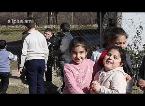 Миротворцы провели гуманитарную акцию для более 100 детей одной из школ Мартуни