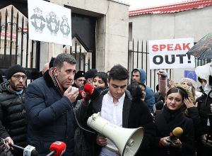 ՈւՂԻՂ․ Ակցիա ԵՄ գրասենյակի մոտ․ հարցեր ունենՀայաստանում ժողովրդավարության առաջընթաց արձանագրողներին