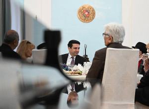 Ալեն Սիմոնյանն ընդունել է արվեստի և մշակույթի մի խումբ գործիչների