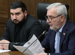 Правительство было настолько прогнившим, что не смогло использовать в свою пользу добытые нами факты