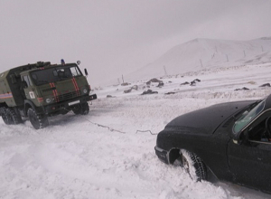 Փրկարարներն արգելափակումից դուրս են բերել 16 ավտոմեքենա