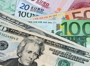 Курсы доллара и российского рубля сократились: ЦБ установил новые обменные курсы