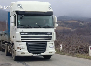 Российские миротворцы обеспечили безопасность автомобильных колонн в Нагорном Карабахе