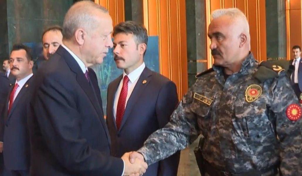 f6215e8c4112b5_6215e8c411300