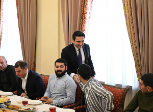 Ален Симонян принял группу участников трёх арцахских войн