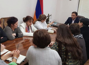 Արցախի ՄԻՊ-ն ընդունել է «Փախստական կանանց միավորում» ՀԿ անդամներին