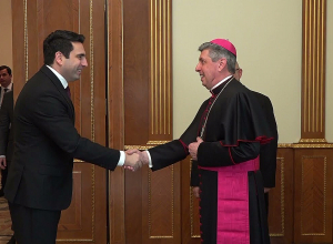 Ален Симонян принял апостольского нунция Святого Престола в Армении Жозе Авелину Бетанкура