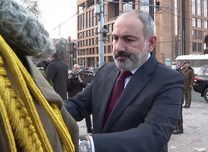 Никол Пашинян почтил память жертв событий 1 Марта