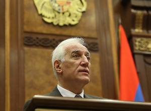 Ваагн Хачатурян избран на пост президента РА: депутаты аплодировали стоя
