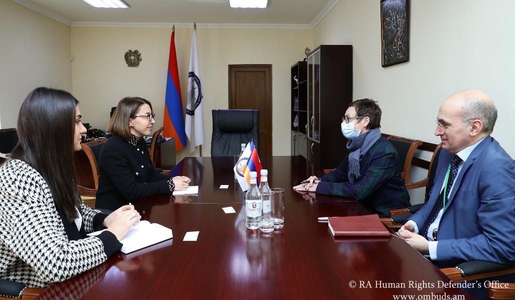 1e20351b57f1859abfe2d711fa70a186