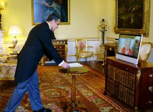 Դեսպան Ներսեսյանն իր հավատարմագրերն է հանձնել ՄԹ թագուհի Եղիսաբեթ Երկրորդին