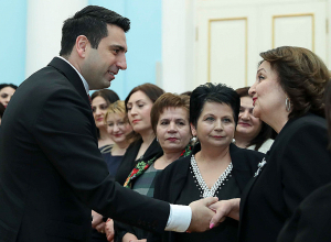 Ալեն Սիմոնյանը Կանանց տոների միամսյակի շրջանակում ընդունել է  մի խումբ մանկավարժների