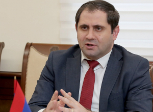 Министр обороны РА принял посла Ирана