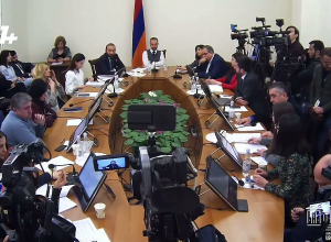 Как получилось, что вы приехали в Брюссель из Франции и встретились с представителем НАТО в это напряжённое время?