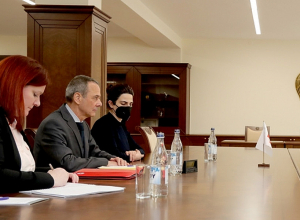 Министр обороны и глава МККК в Армении обсудили вопросы, направленные на выяснения судьбы пропавших без вести