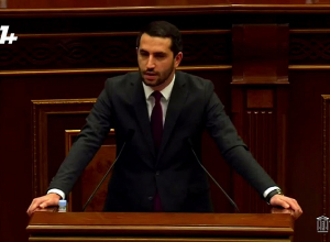 Я бы посоветовал Вам сменить стиль, это уже утомляет: Рубинян — Арегназ Манукян