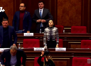 Депутаты минутой молчания почтили память жертв Шушинских погромов 1920 г.