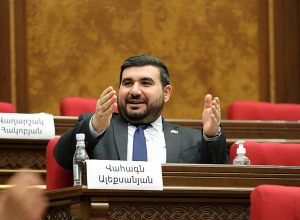 Мне кажется, Серж Саркисян звонит РПА и говорит, разве мы такие парни, чтобы вести переговоры поэтапно?