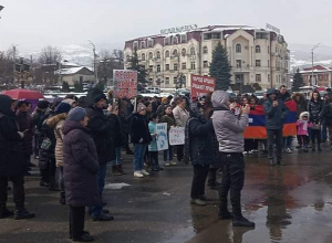 Փրկենք Արցախը հայաթափումից և նոր ցեղասպանությունից․ բողոքի ակցիա՝ Ստեփանակերտում (լուսանկարներ)