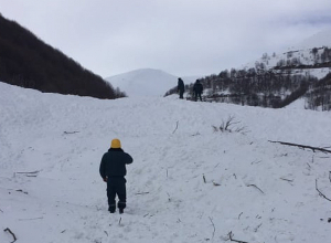 Из-за схода лавины автодорога М-3 до границы с Грузией закрыта