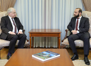 Арарат Мирзоян принял российского сопредседателя МГ Игоря Ховаева