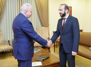 Арарат Мирзоян и Сергей Копыркин обсудили ситуацию, сложившуюся на территории села Парух