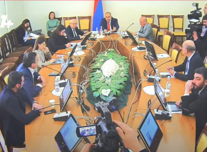 Если эти факты соответствуют действительности, давайте обратимся, пусть возбудят уголовное дело: Варданян – Казиняну