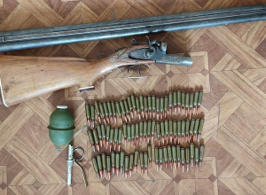 Ոստիկանության բաժիններում ապօրինի զենք զինամթերքի կամավոր հանձնման դեպքեր են արձանագրվել