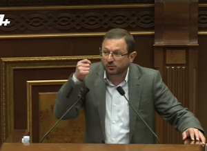 Բանավեճ Ալեն Սիմոնյանի և Գեղամ Մանուկյանի միջև