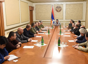 Наши требования и просьба к миротворческим силам заключается в том, что статус-кво должен быть восстановлен: Араик Арутюнян