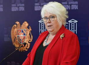 Մարինա Կալյուրանդը Ադրբեջանին հորդորել է անմիջապես հետ քաշել զորքերը