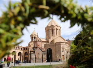 Ծաղկազարդի տոնը` մանուկների օրհնության օր