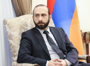 Արարատ Միրզոյանը հանդիպել է Ադրբեջանում ապօրինաբար պահվող հայ ռազմագերիների ծնողների  հետ