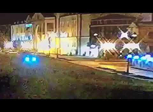 «Ռենջ Ռովեր»-ով  դիտավորյալ դուրս է եկել ճանապարհի երթևեկելի գոտուց և քշել մարզադաշտ տանող աստիճաններով