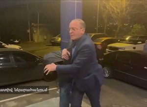 При обыске обнаружено большое количество нелегального оружия и наркотиков