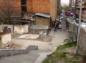 Молодые люди, пострадавшие в ссоре с незнакомцами, доставлены в больницу