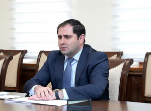 ՀՀ պաշտպանության նախարարն ընդունել է Հնդկաստանի դեսպանին 