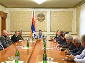 ԱՀ նախագահը խորհրդարանական ուժերի, ԱԳ նախարարի և ԱԽ քարտուղարի մասնակցությամբ աշխատանքային հրատապ խորհրդակցություն է հրավիրել