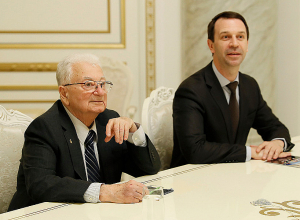 Վարչապետը հյուրընկալել է մեծանուն ակադեմիկոս Յուրի Հովհաննիսյանին և ՄՀՄԻ տնօրեն Գրիգորի Տրուբնիկովին