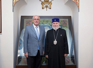 Ամենայն Հայոց Կաթողիկոսն ընդունել է ՀԲԸՄ նախագահին