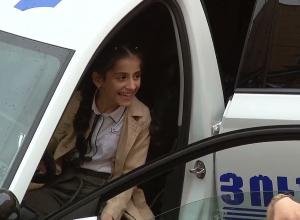 ՀՀ ոստիկանության պետը դպրոցականներին պարգևատրել է շնորհակալագրերով ու նվերներով