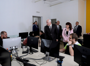 Президент Ваагн Хачатурян посетил Гюмрийский технологический центр