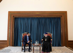 Արայիկ Հարությունյանն Մայր Աթոռում հանդիպել է Ամենայն Հայոց Կաթողիկոսին