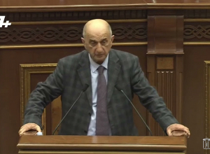 Это утверждение о нас и о Пашиняне ложное: Виген Хачатрян