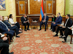 Никол Пашинян принял председателя группы дружбы Франция-Армения Сената Франции