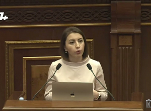 Несовершеннолетние, участвуя в политической деятельности и появляясь в кадрах, могут стать мишенью