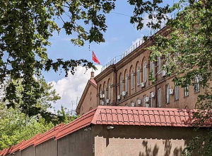 В Ереване развевается флаг Советского Союза