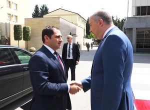 Сурен Папикян встретился со своим грузинским коллегой Джуаншером Бурчуладзе