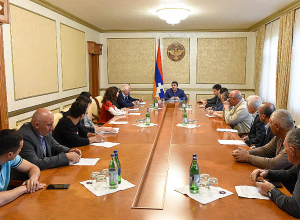 ԱՀ նախագահ Հարությունյանն ընդունել է «Արցախի փրկություն» շարժման մի խումբ անդամների